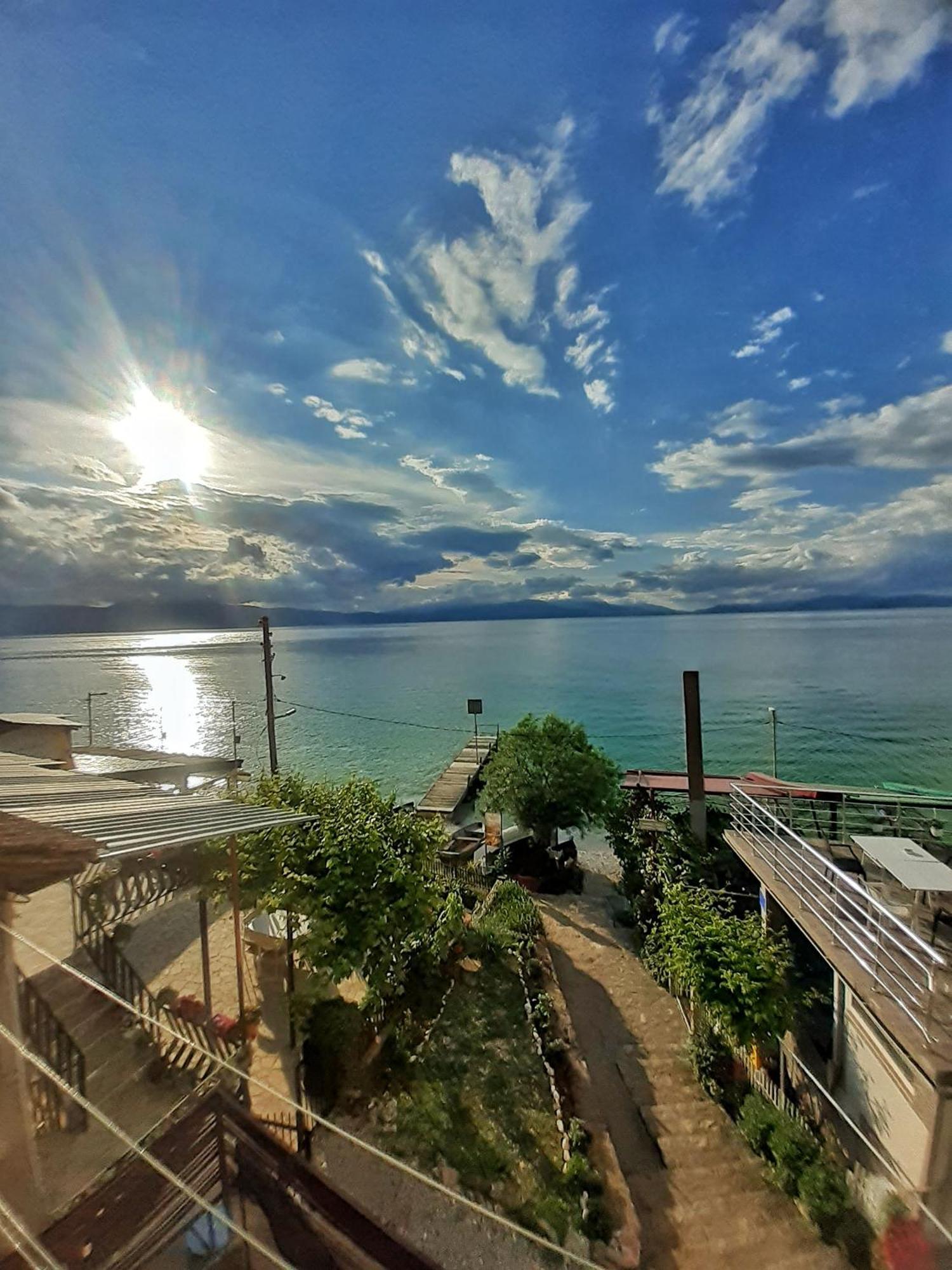 Kostoski Villa ตริเปย์ซา ภายนอก รูปภาพ